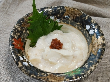 梅がアクセント♡とろとろお豆腐と長芋の小鉢