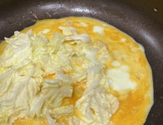 キャベツと柚子の皮の薄焼き卵