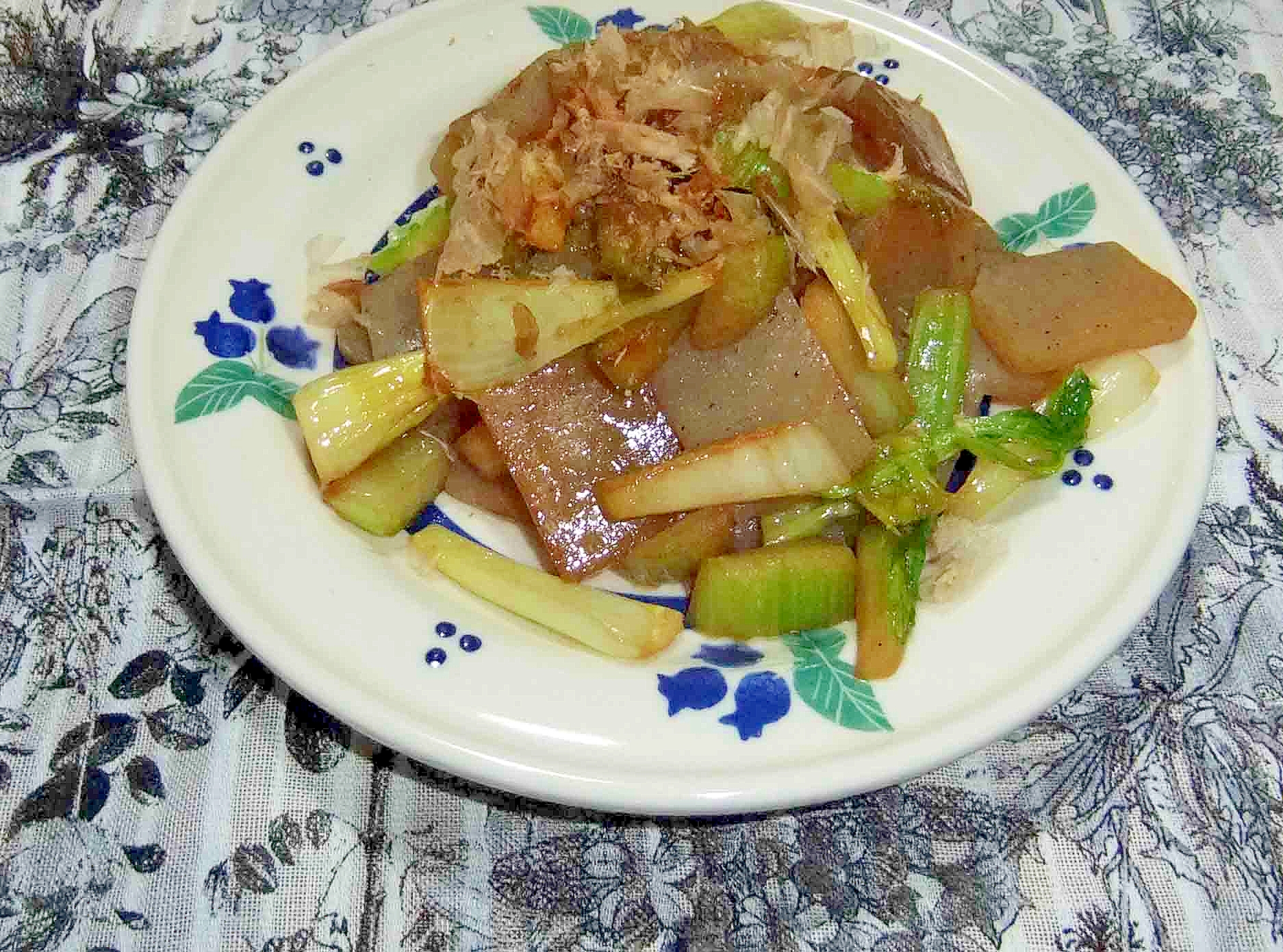 セロリと蒟蒻のごま油炒めかつお風味