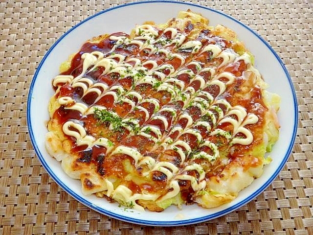 白菜とベーコン餅のお好み焼き