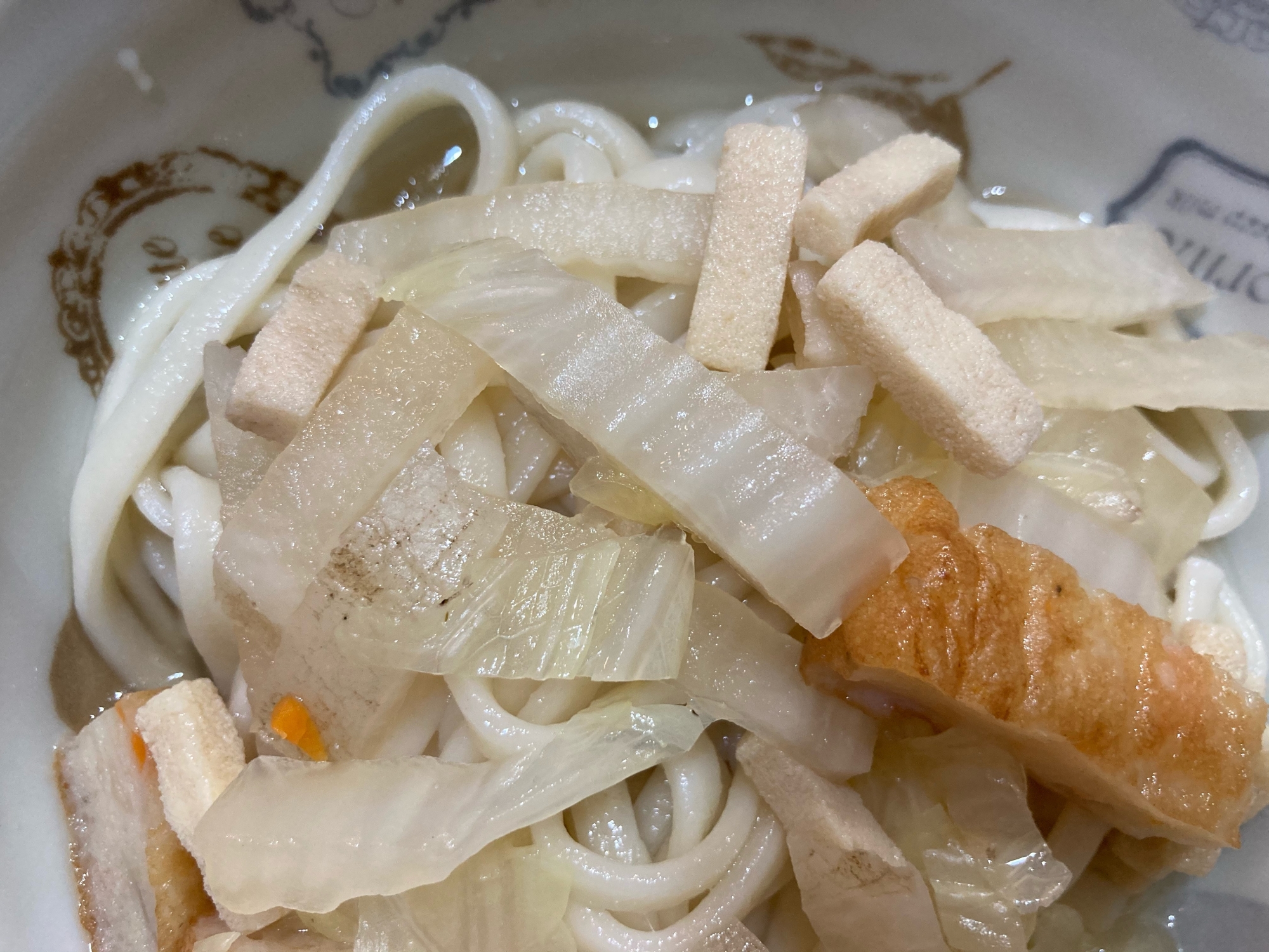 白菜と大根と高野豆腐とさつま揚げの塩うどん
