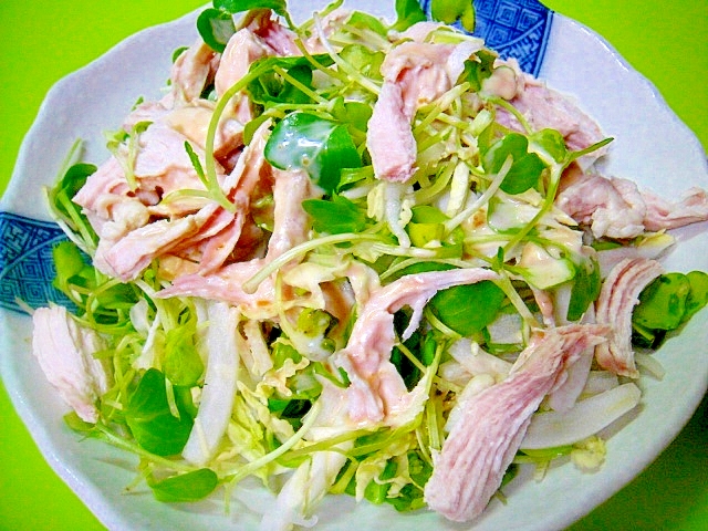 柚子胡椒風味☆白菜と鶏むね肉つまみ菜のサラダ