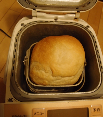 こちらのレシピの分量で、ホームベーカリーで食パンを焼いてみました☆
美味しいパンが焼けました
レシピ有難うございます