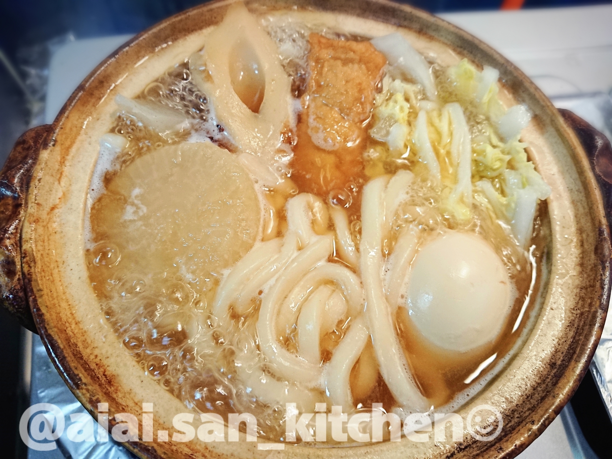 【鍋焼きうどん】白菜とおでんの鍋焼きうどん