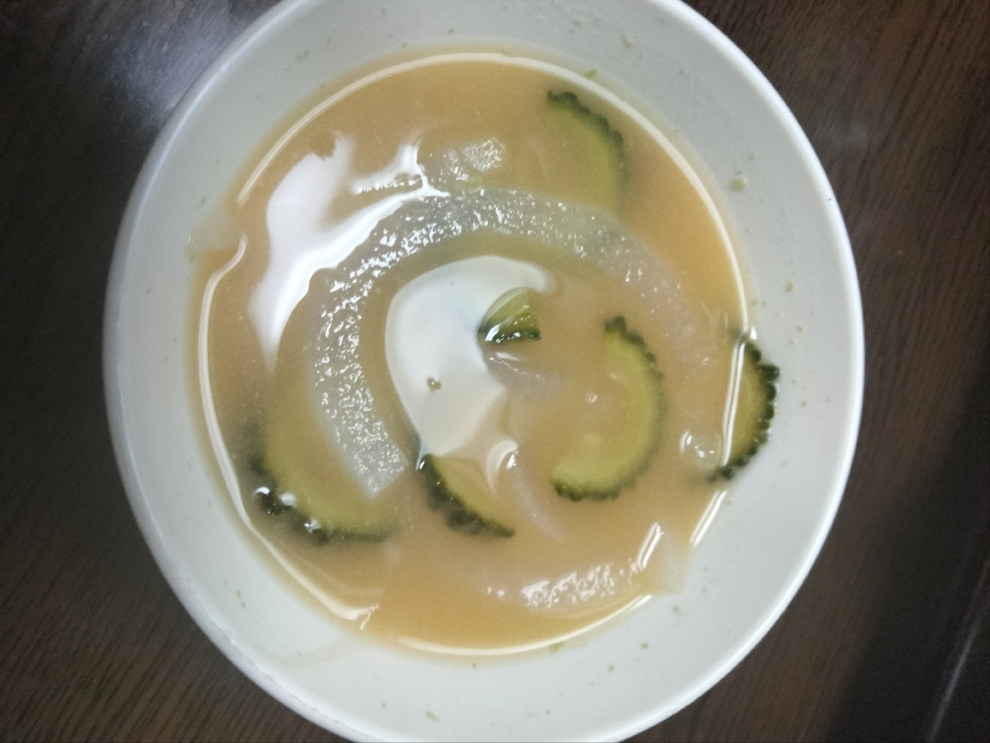 玉ねぎとゴーヤの味噌汁