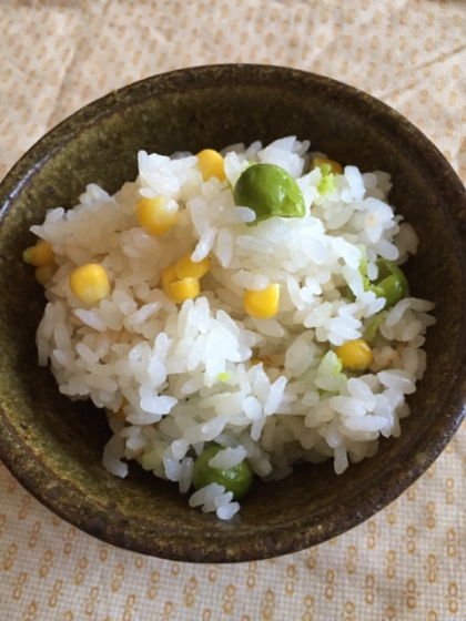 コーンと豆の炊き込みご飯♪♪カレーやシチューにも☆