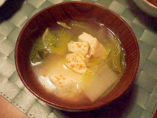 薄味♪　豆腐と白菜の中華スープ