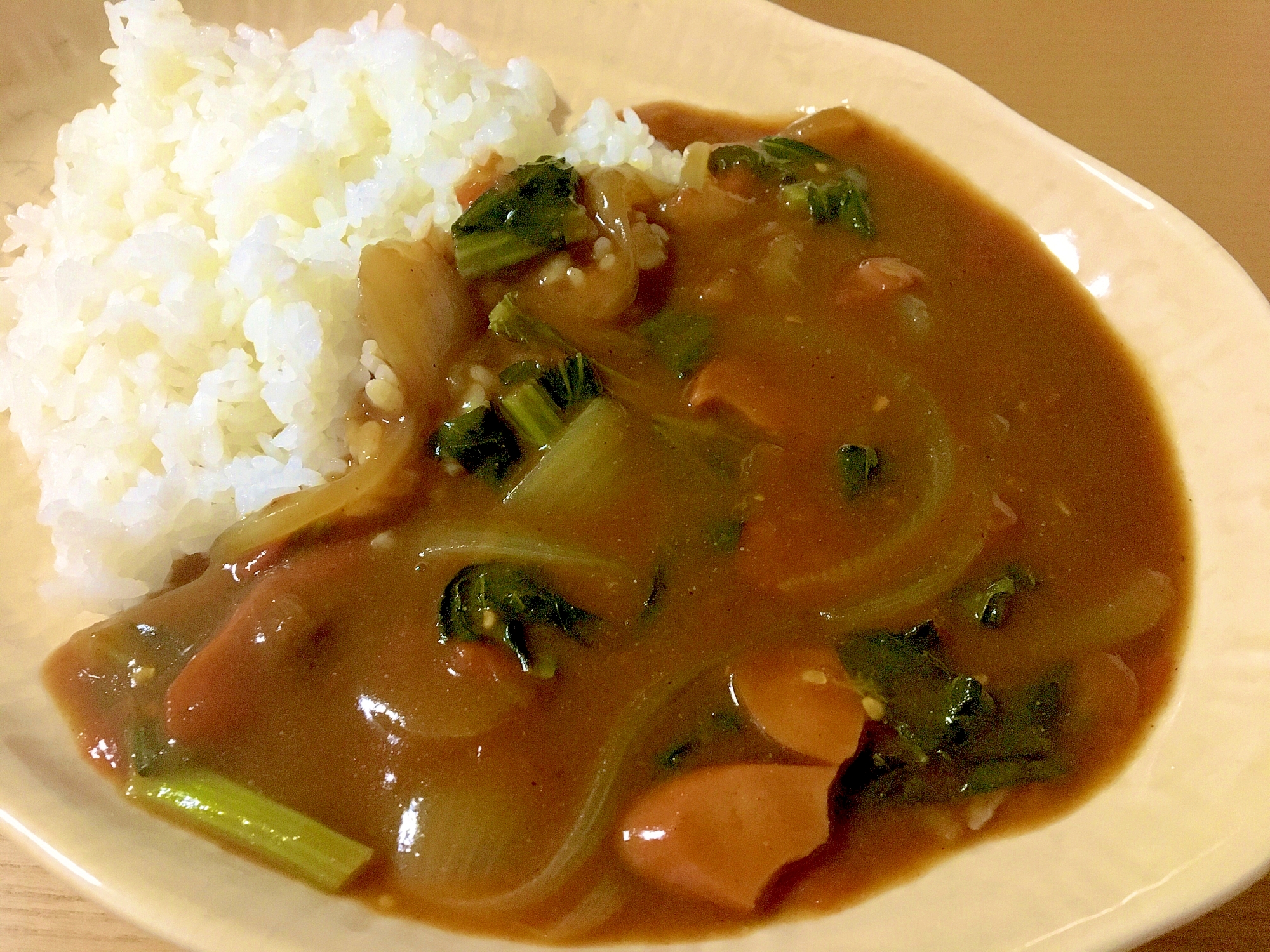 肉いらず！トマト小松菜ウインナーカレー　簡単☆節約