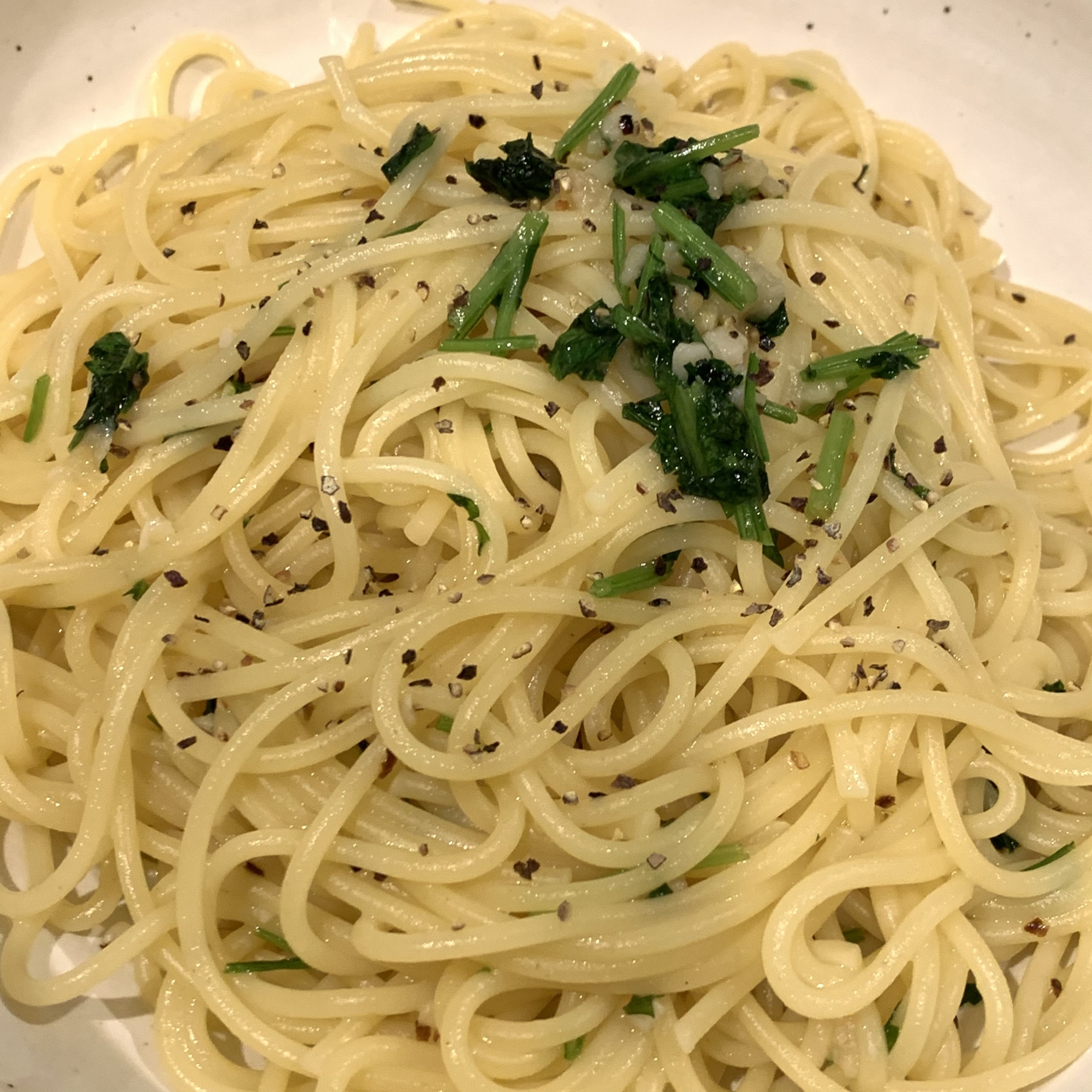 パセリのにんにくパスタ