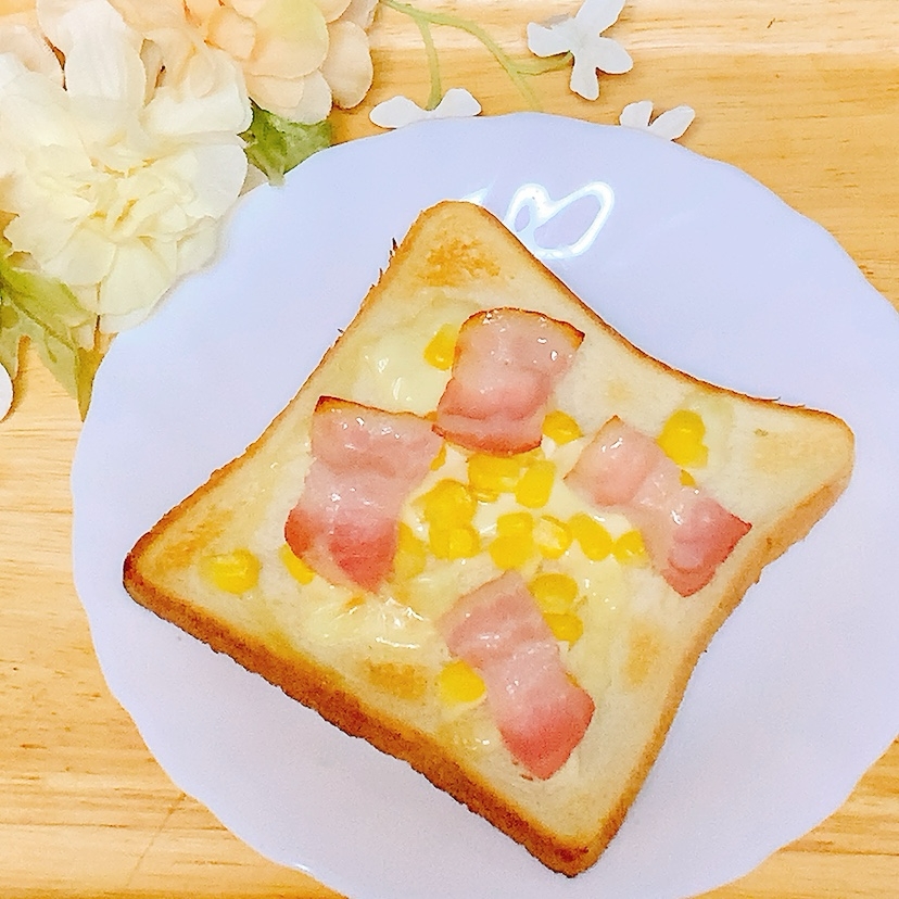 ベーコンコーン♪チーズトースト