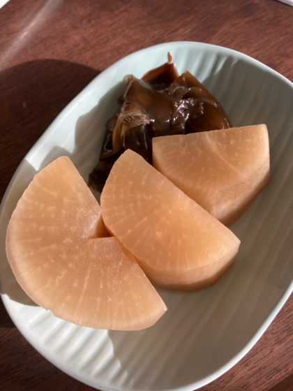 ほっこりやさしい♪昆布と大根の煮物