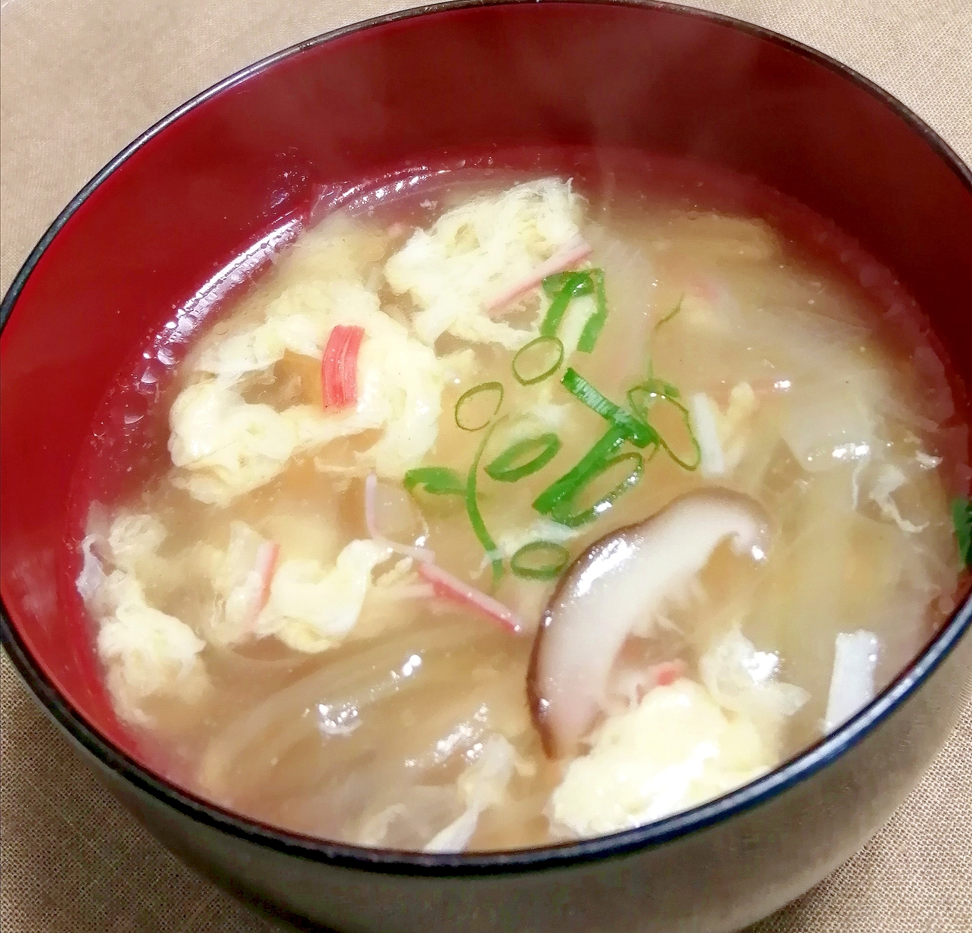 新玉ねぎ&カニカマで♡中華風かに玉スープ