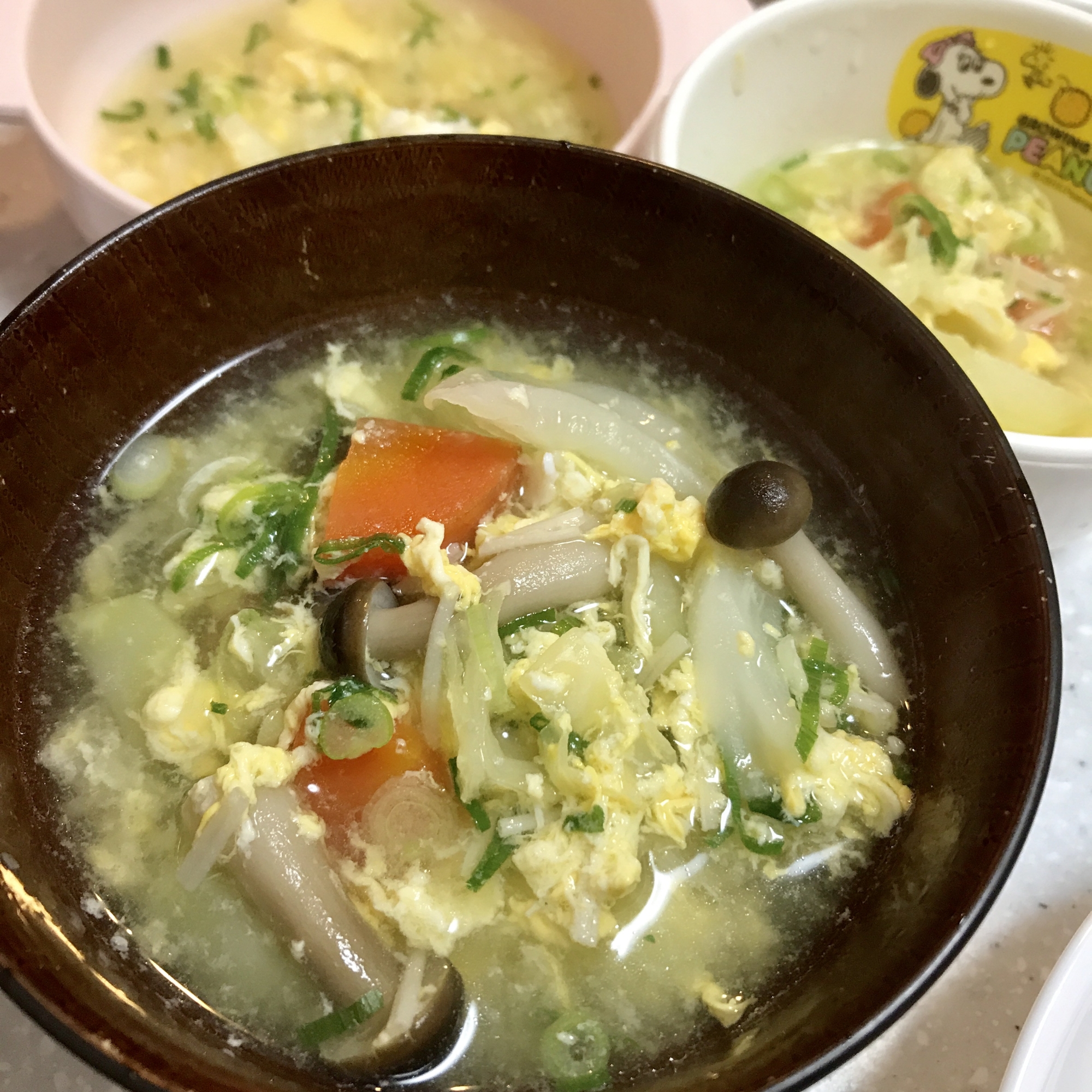 ゆで鶏の茹で汁活用☆出汁がうまうま！鶏野菜スープ