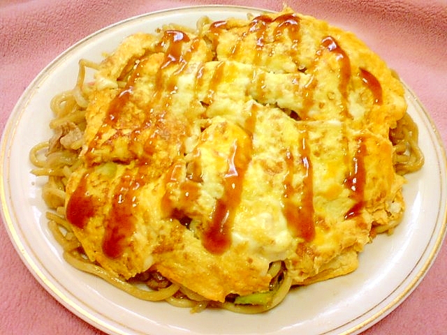 チーズ入りオム焼きそば レシピ 作り方 By 桐葉かえで 楽天レシピ