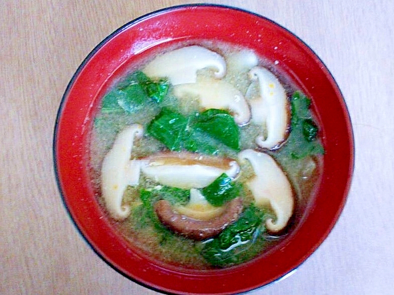 椎茸と小松菜の味噌汁