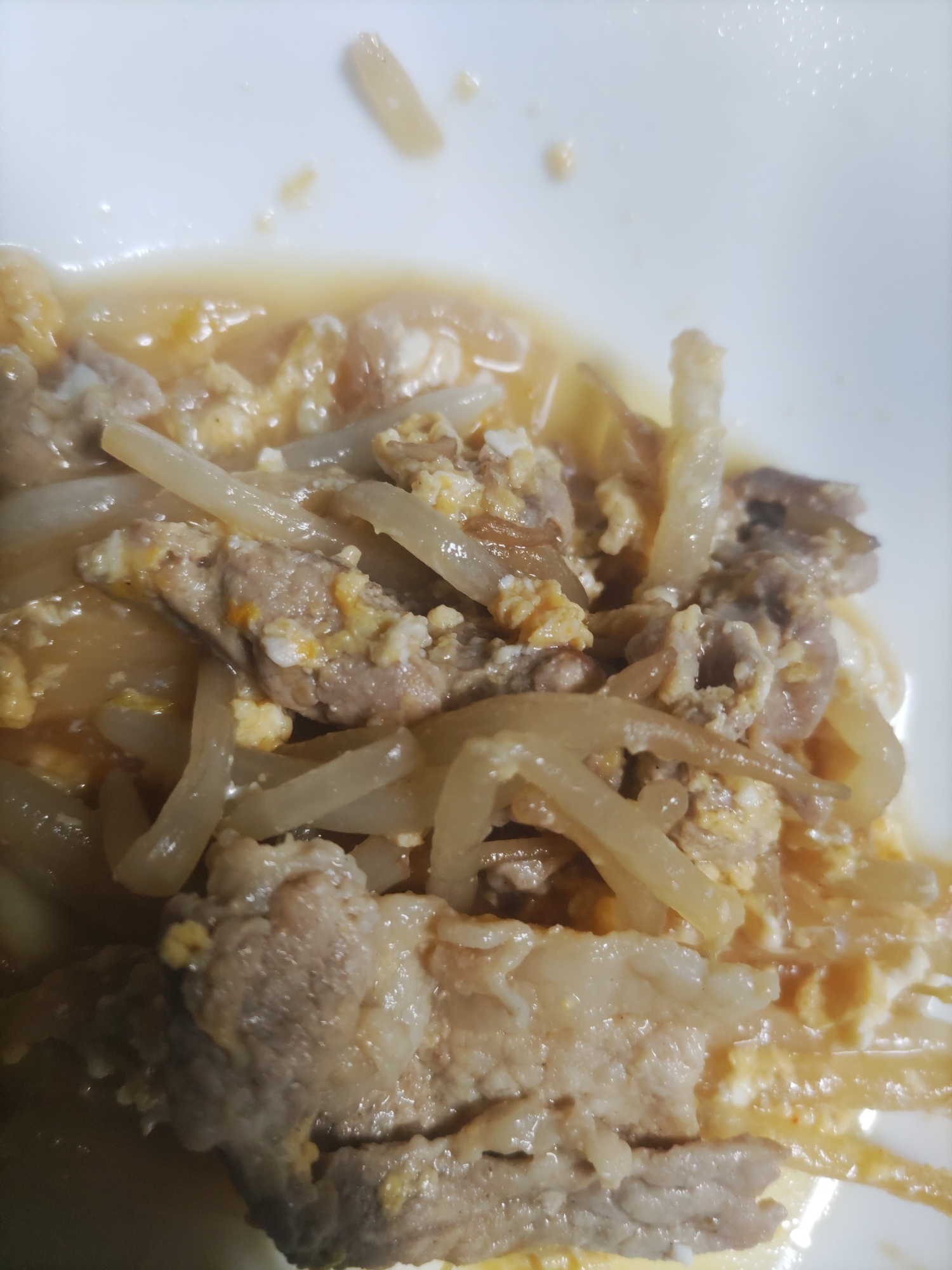 豚肉ともやしと卵のバター醤油炒め