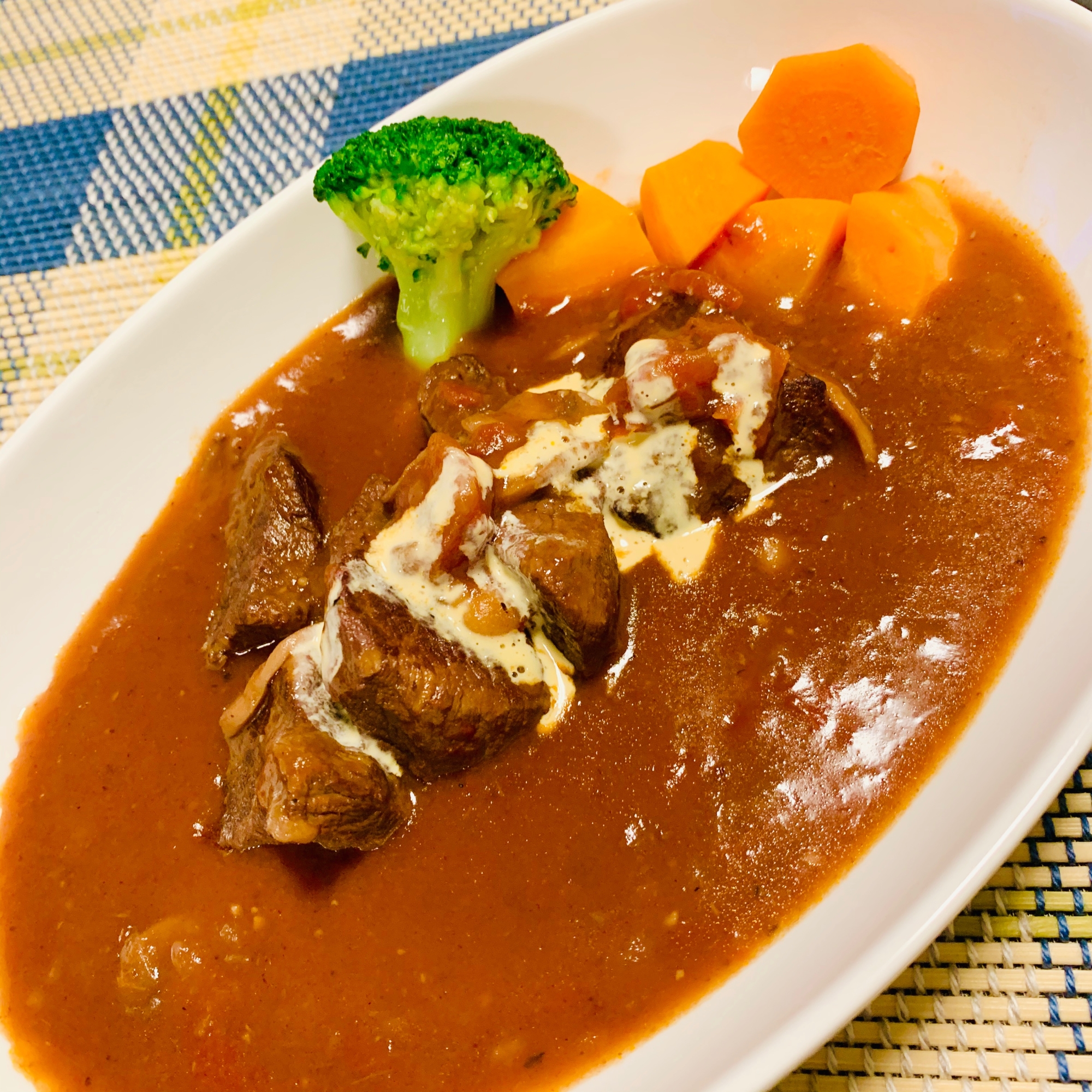 お家でレストラン 牛肉の赤ワイン煮込み レシピ 作り方 By あさぎ 楽天レシピ お家でレストラン 牛肉の赤ワイン煮込み レシピ 作り方 By あさぎ 楽天レシピ