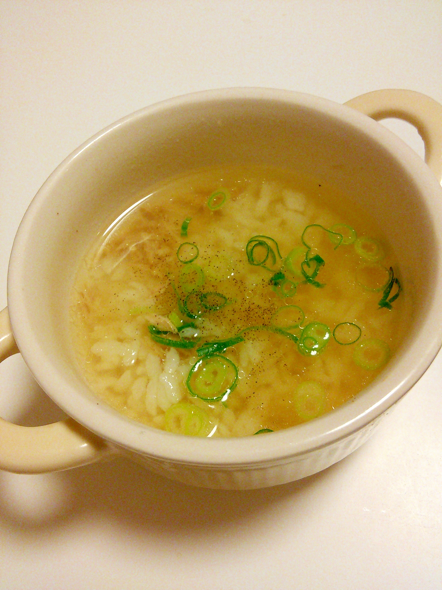 レンジで簡単☆ツナと刻みネギの中華スープご飯
