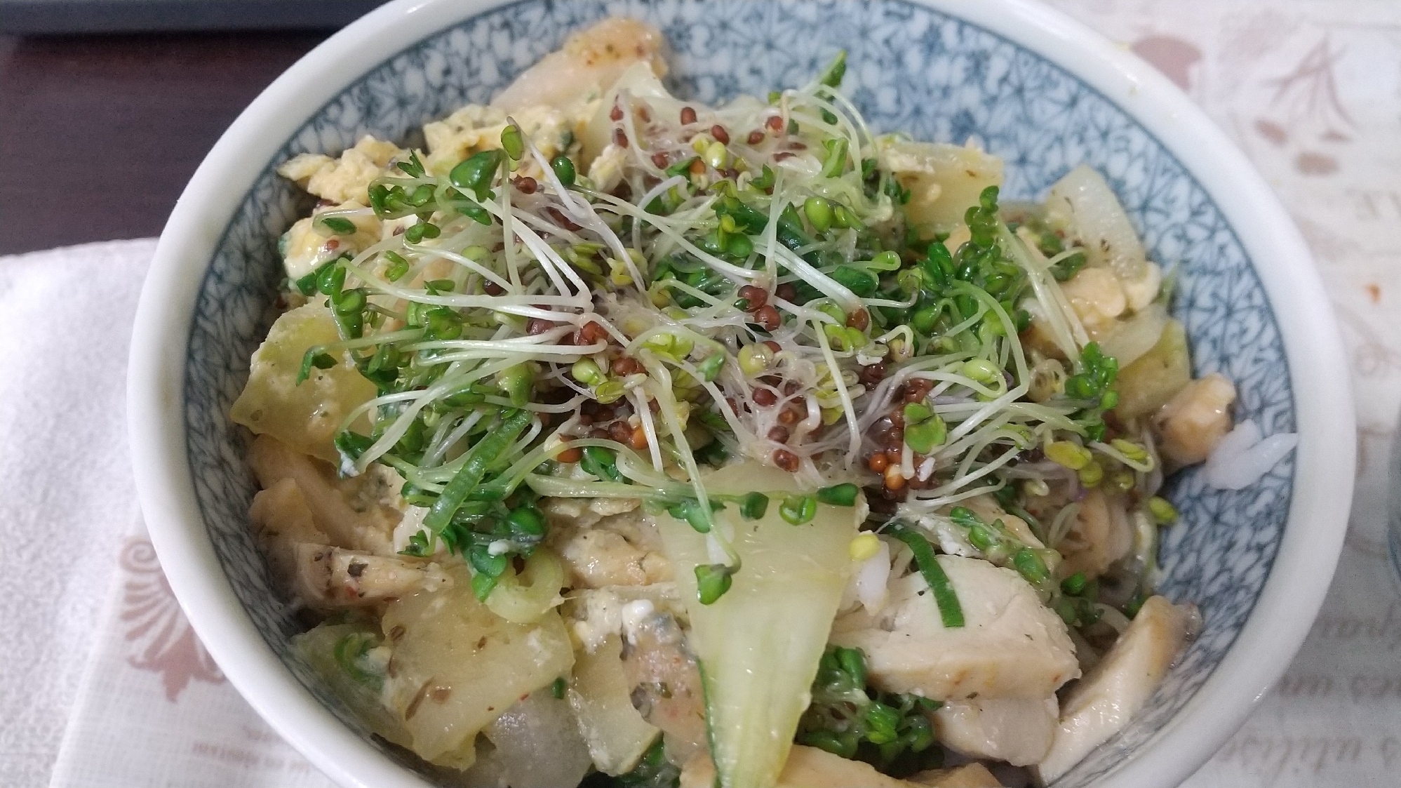 スプラウト親子丼