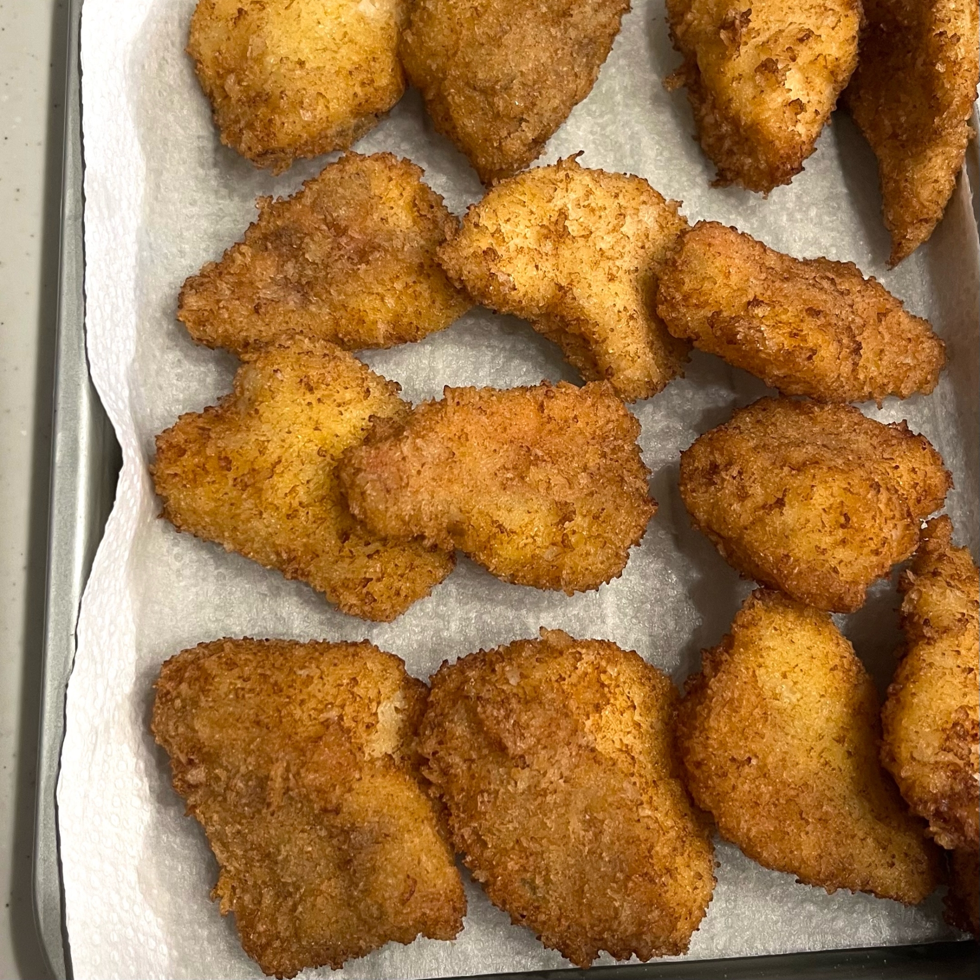 バットに並んだウッカリカサゴのフライ