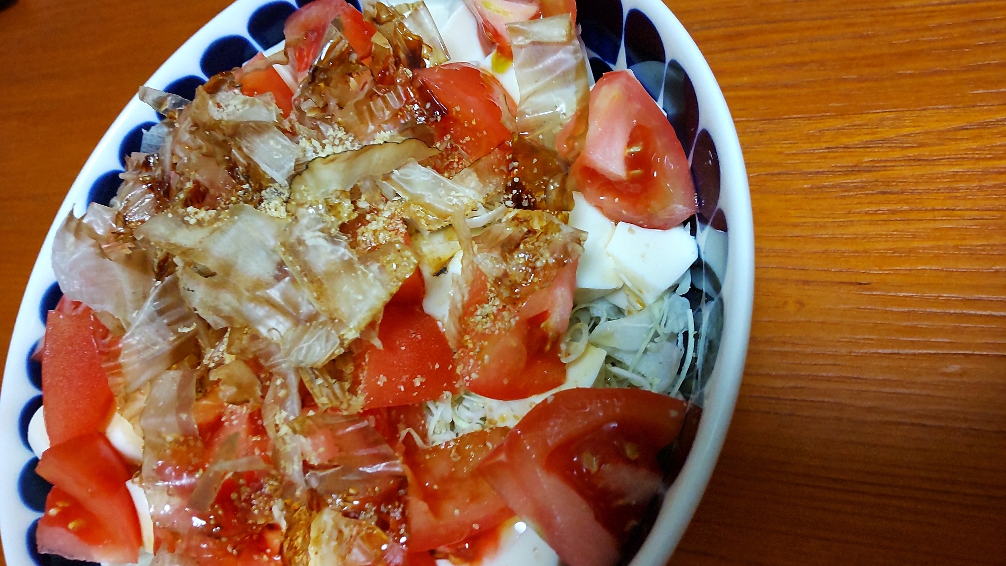 「トマト」と千切りキャベツと豆腐のサラダ☆