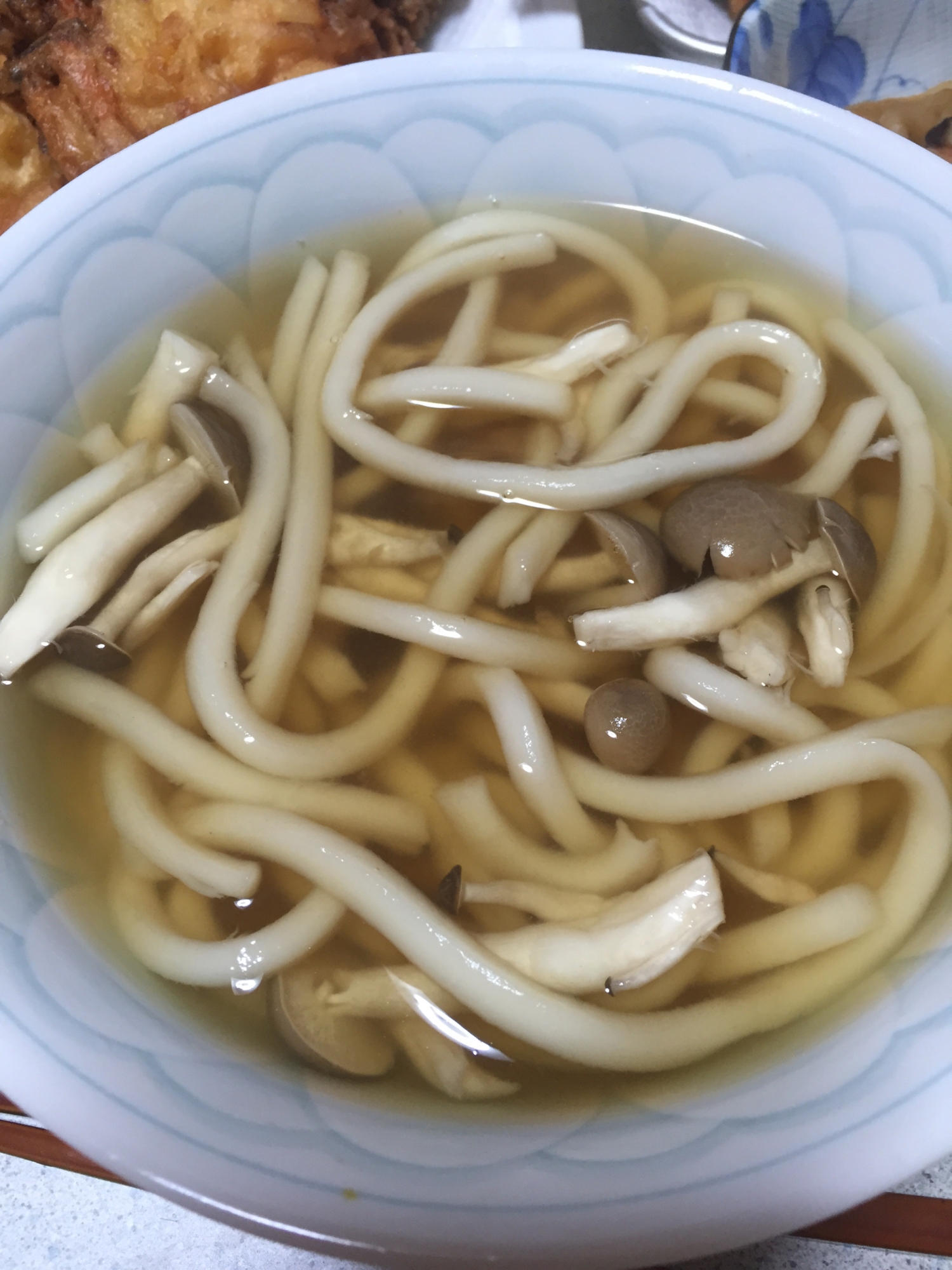 しめじのみの温うどん