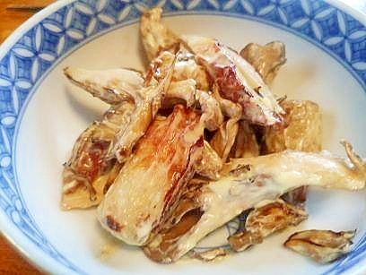 ちくわと　舞茸の　醤油マヨ炒め