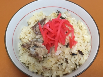 鯖缶で炊き込み飯（ヘルシー）