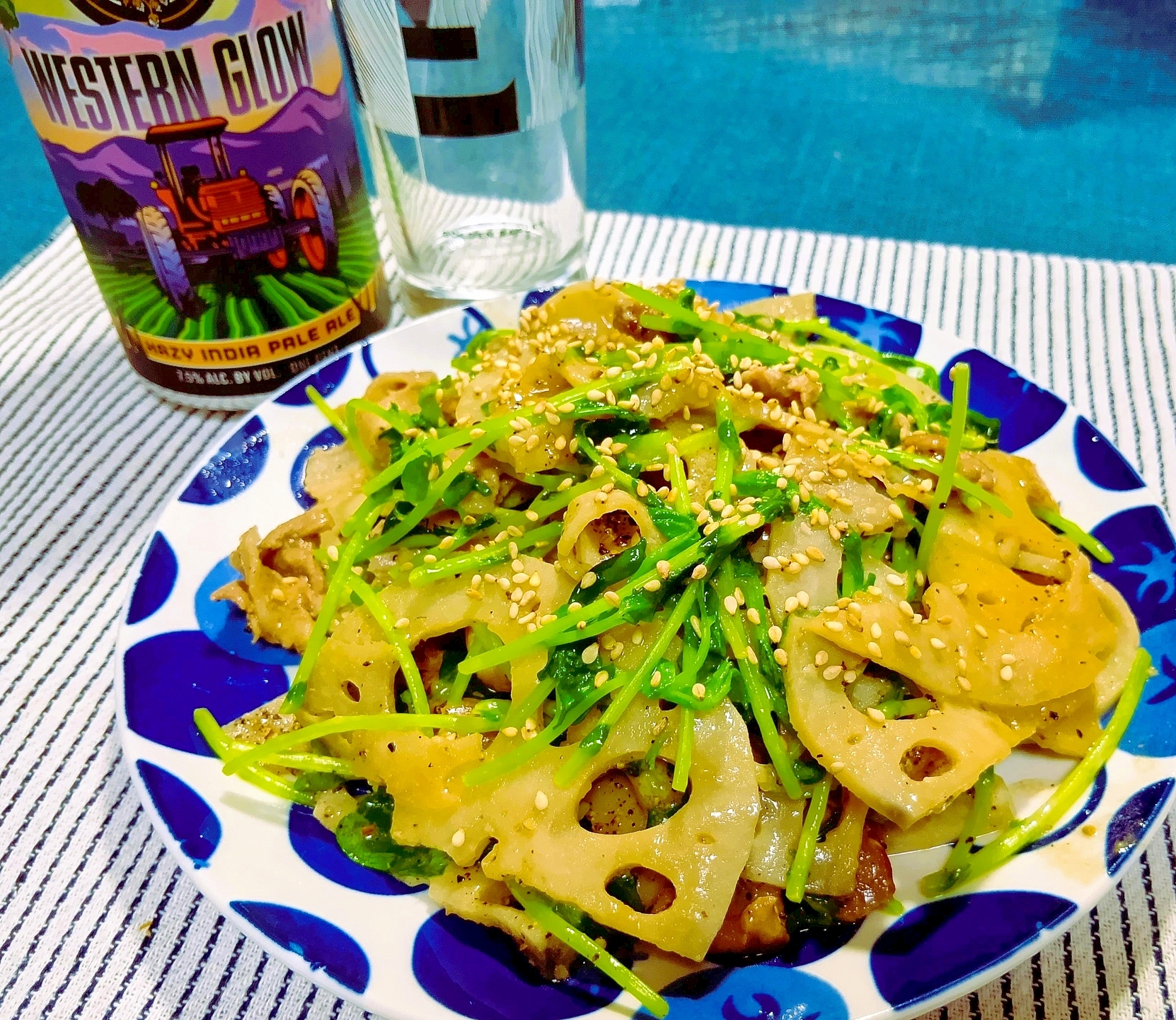 シャキシャキ食感！豚肉れんこんの豆苗炒め