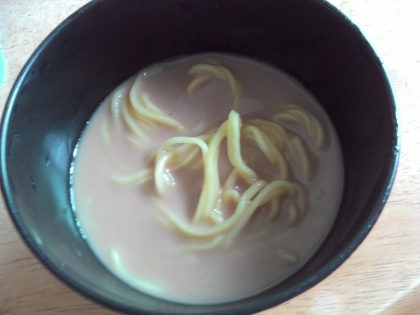 ごまドレッシングを使ったごまだれラーメン