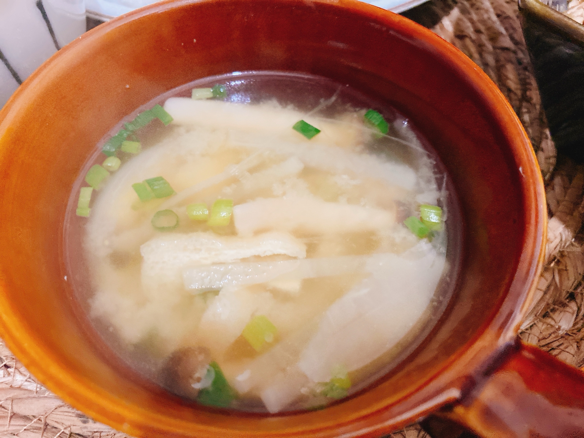 油揚げと大根の味噌汁