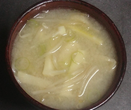 タケノコとモヤシの味噌汁