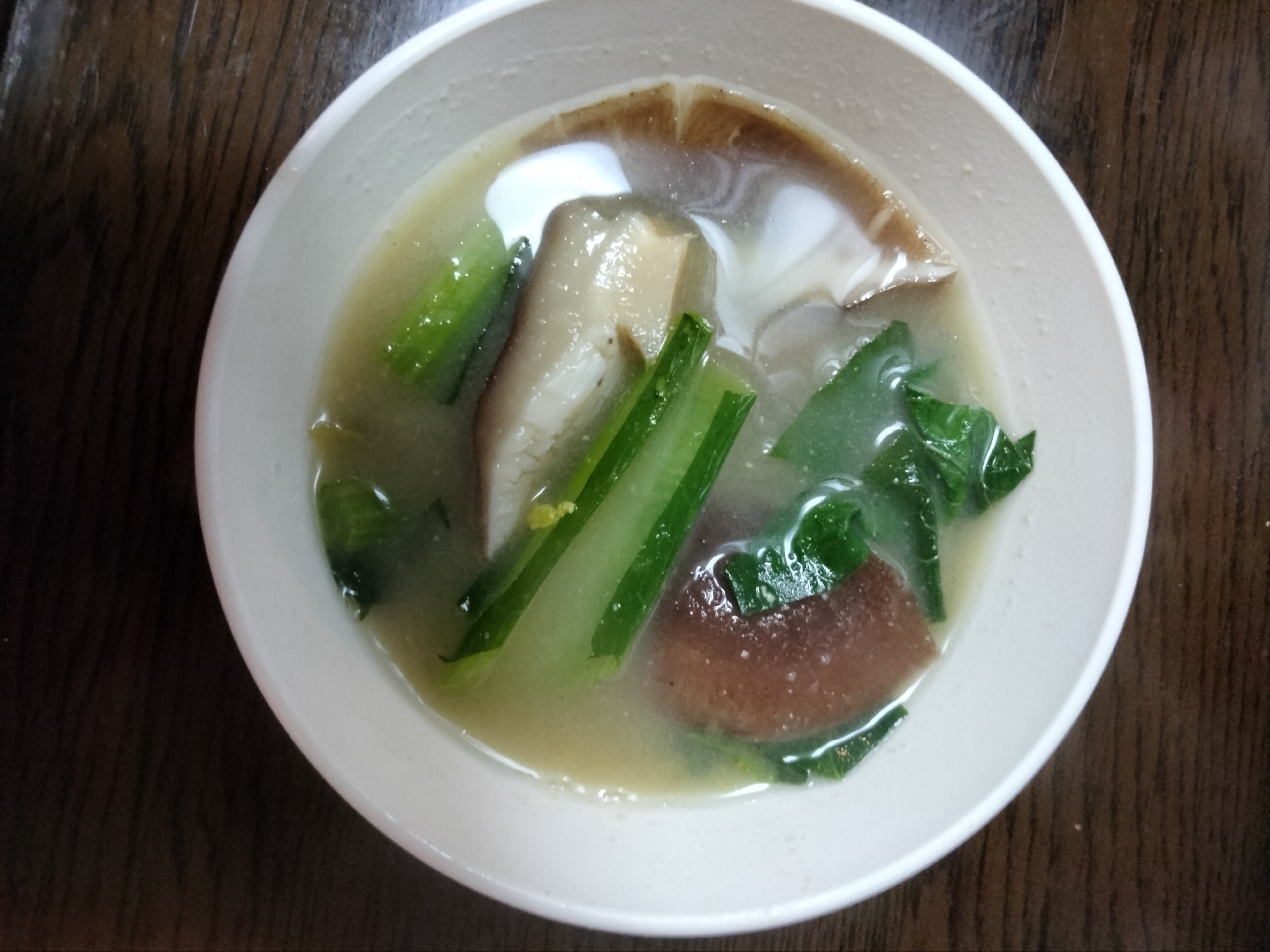 小松菜と椎茸の味噌汁