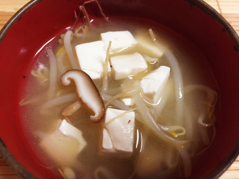 豆腐&シイタケ&モヤシの味噌汁