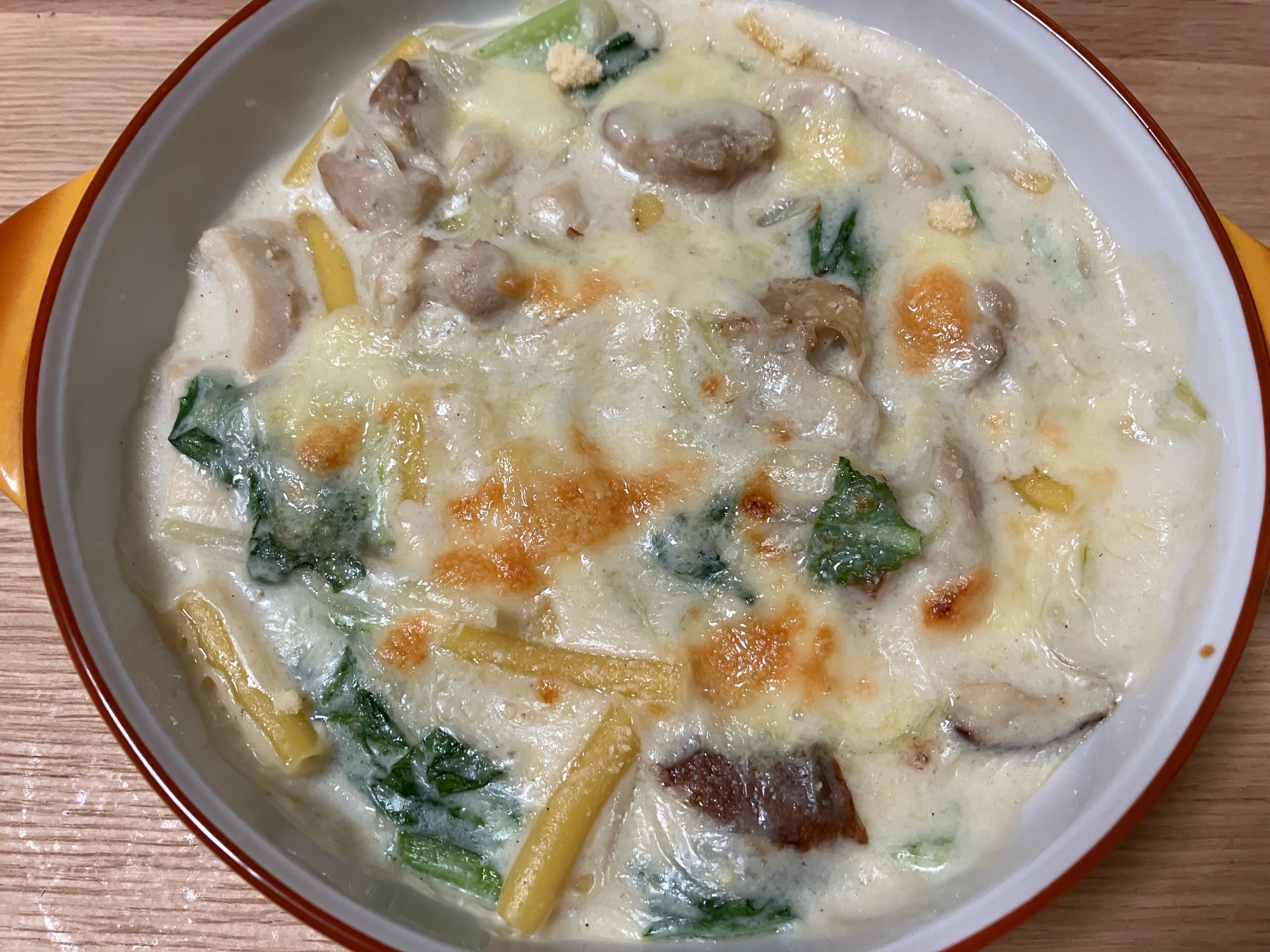 鶏肉と椎茸と小松菜と玉ねぎのマカロニグラタン☆彡