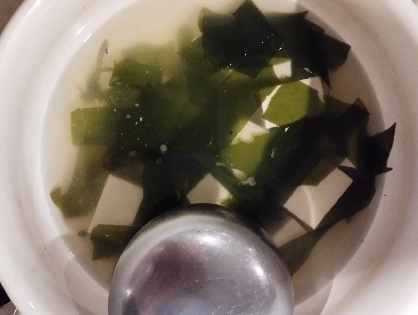 豆腐とわかめのシャンタンスープ