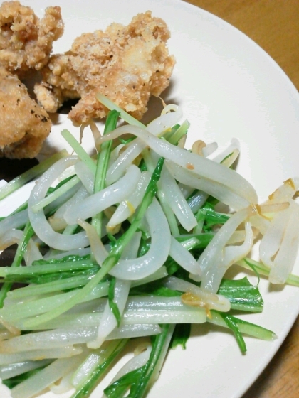 唐揚げのお供に作りました。
水菜の食感と風味がイイ♪
味付けも素材の良さを引き立てて良かったです(^^)
野菜苦手な子供が食べてくれたのが嬉しい！