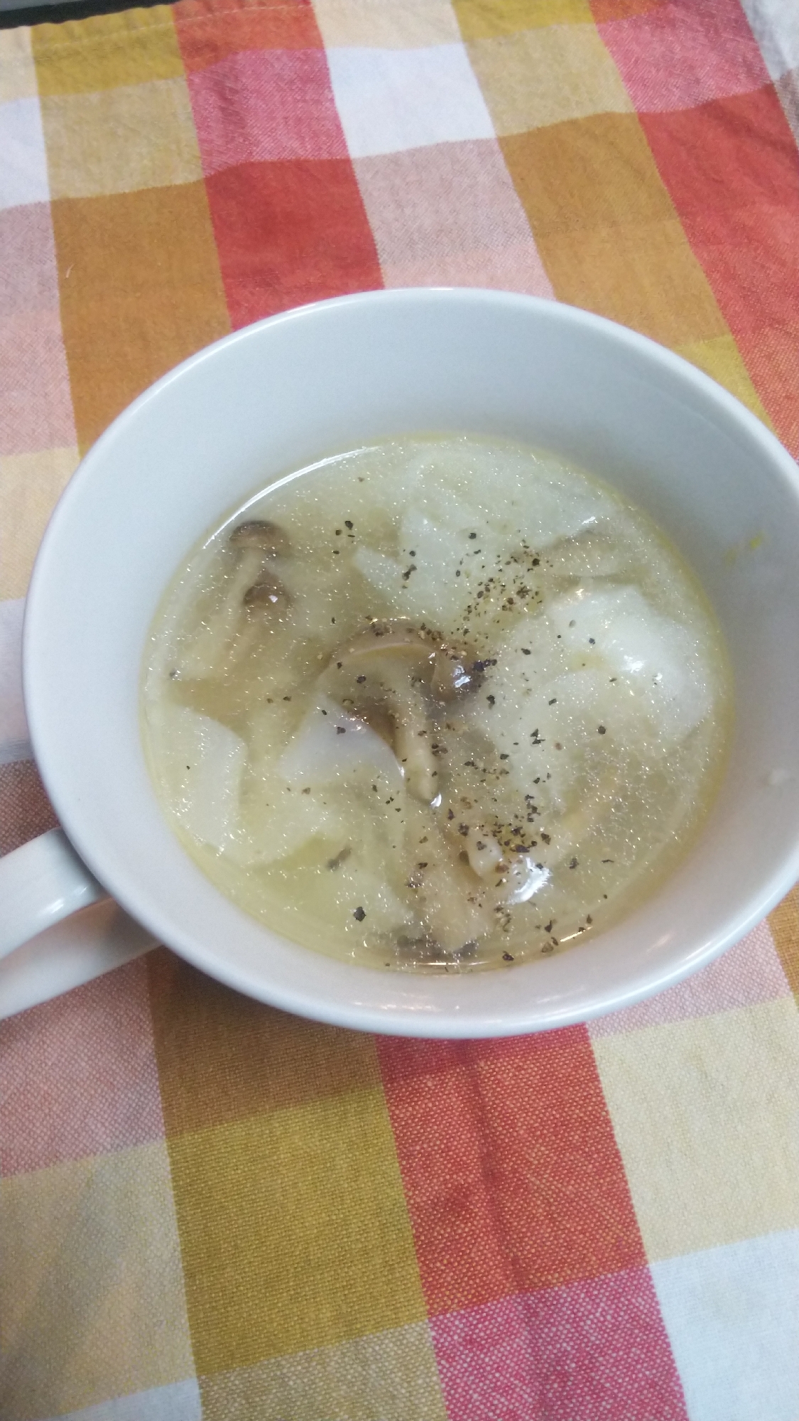 餃子の皮で☆ツルっと中華スープ