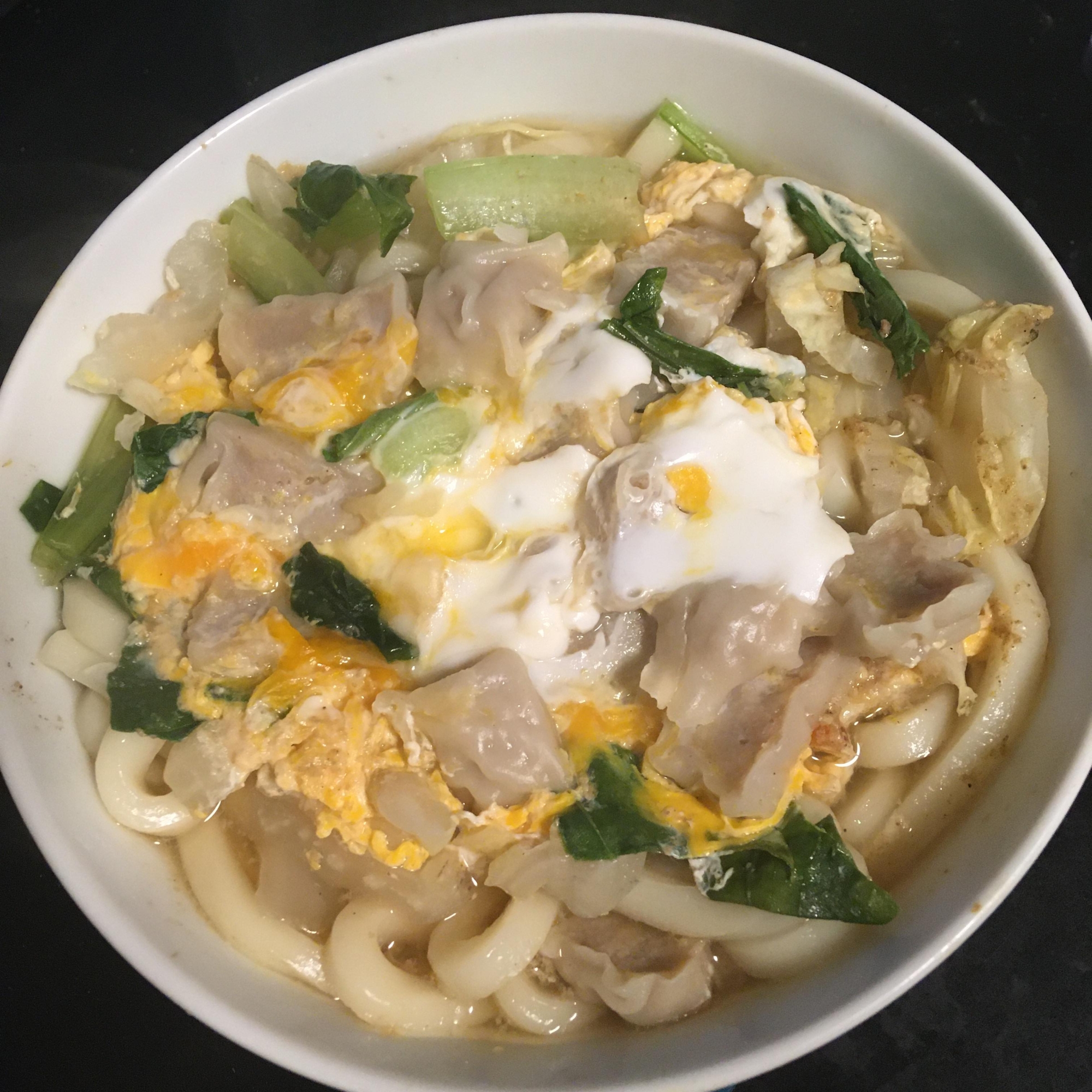 白菜、小松菜、しゅうまいの卵煮込みうどん
