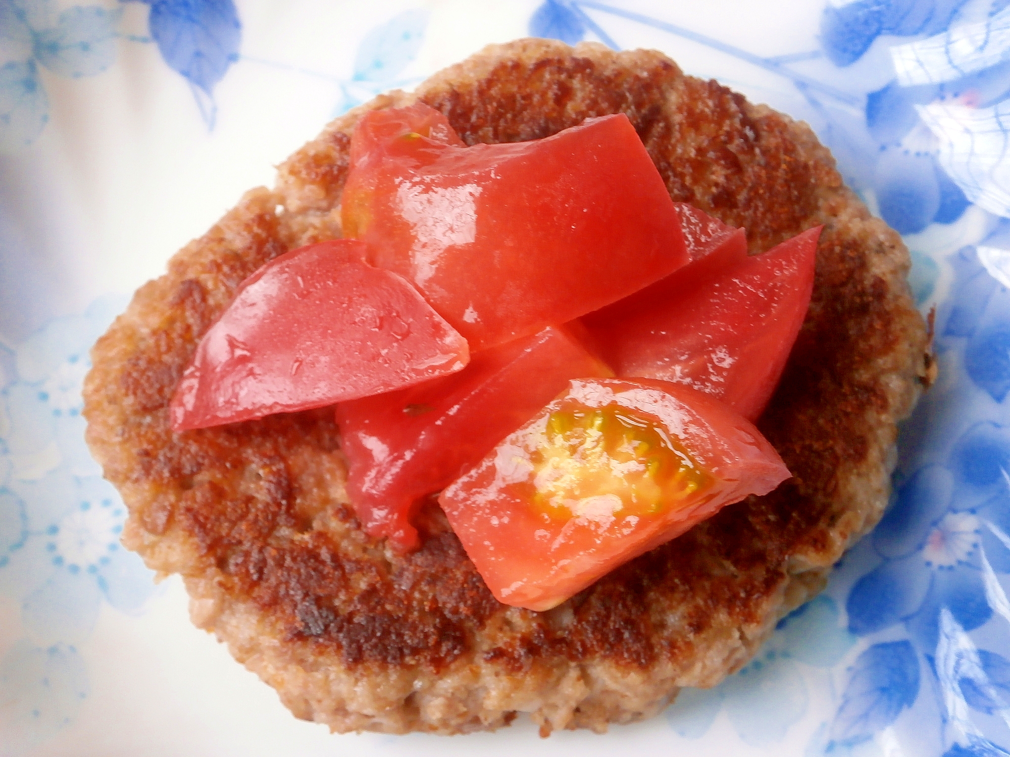 トマトのせ☆れんこんハンバーグ