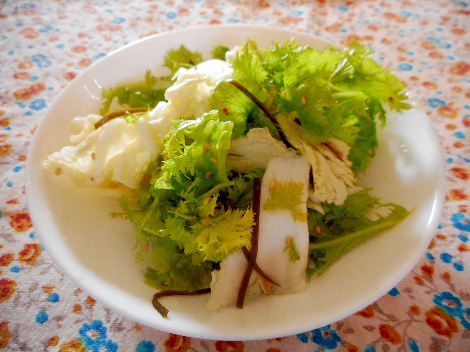 白菜とワサビ菜の塩昆布サラダ