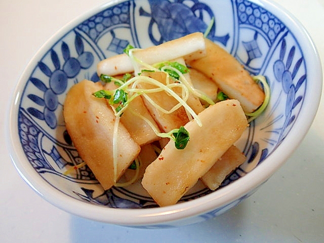 はんぺんとかいわれ大根のピリ辛麺つゆ炒め