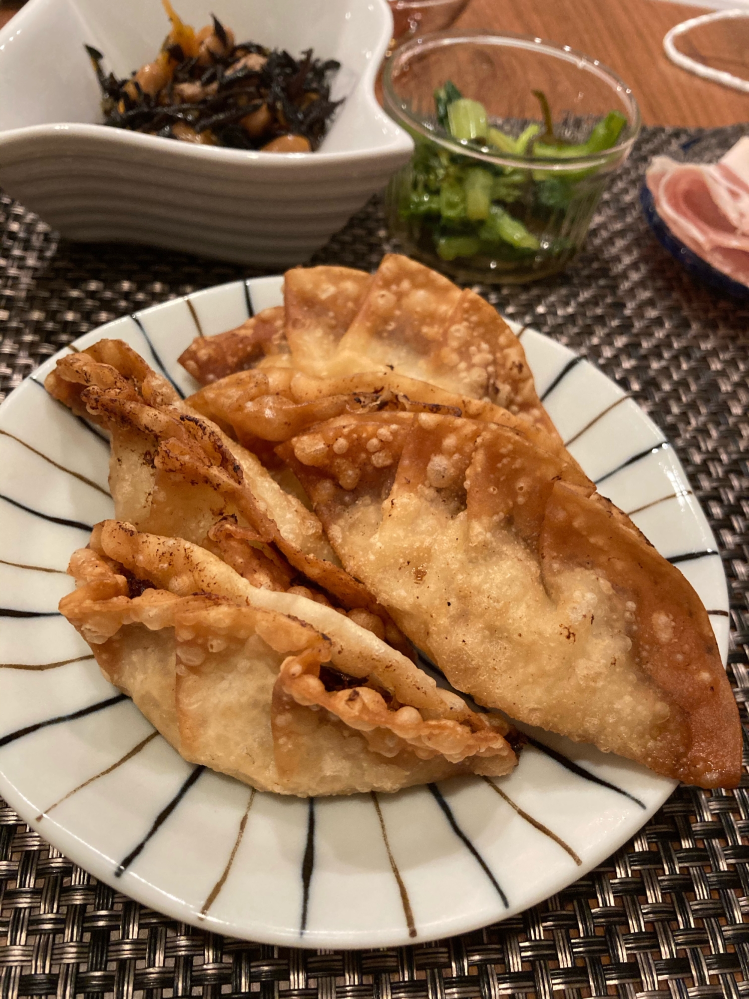 子供も大好き！ツナ玉ねぎの揚げ餃子