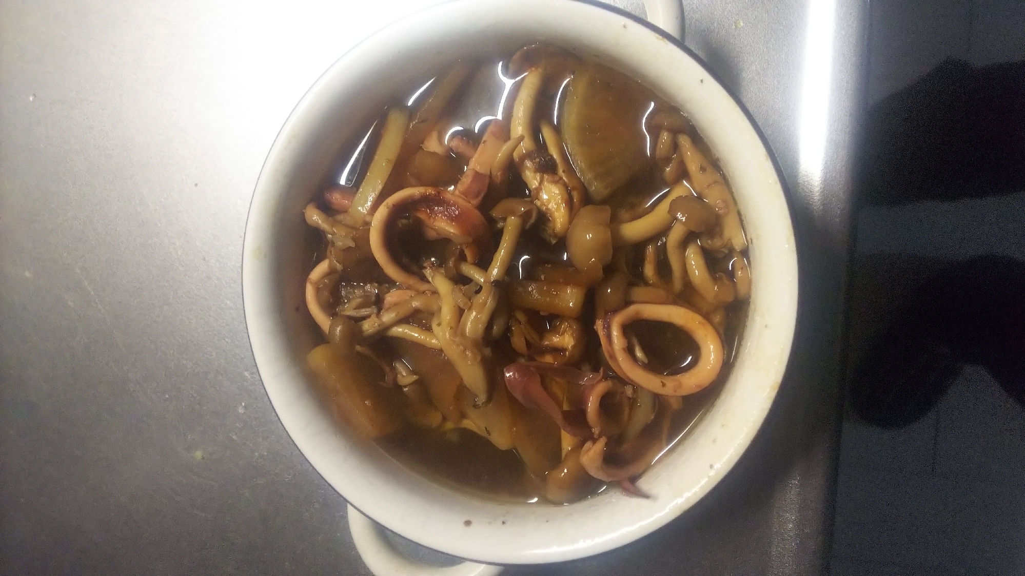 イカとキノコのアヒージョ