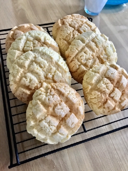 結構割れてしまいました...が、めちゃウマでした！！焼き立ては特に感動ものでした。コロナで外出できず時間がたっぷりあるので挑戦しました。