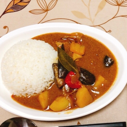 Roi Thai マッサマン チキンカレー