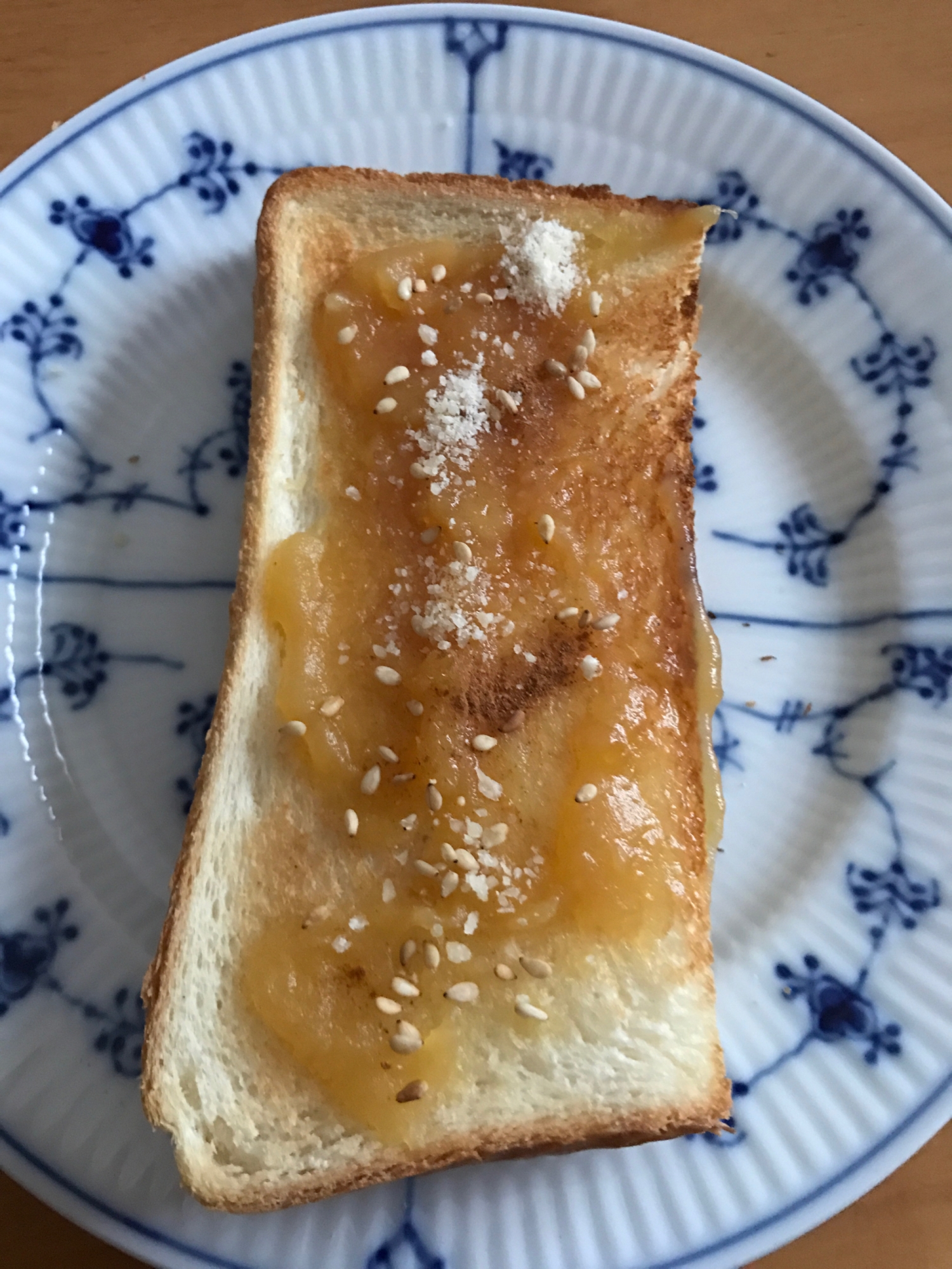 安納芋の焼きジャムとシナモンのチーズトースト