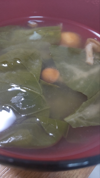 小松菜となめこの味噌汁