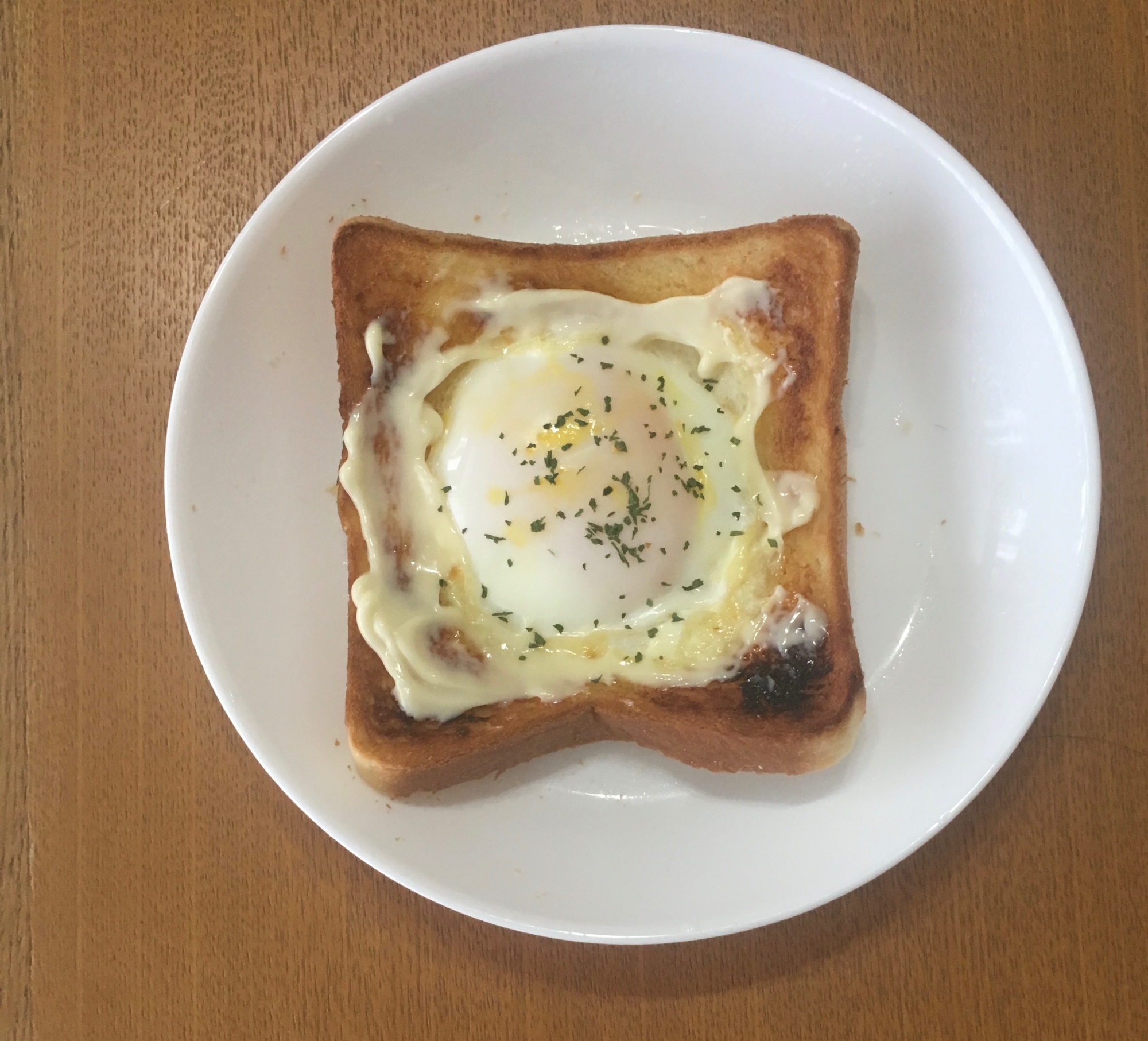 目玉焼きマヨオリーブオイルトースト