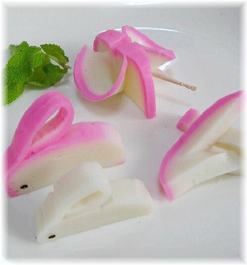おせちに蒲鉾の飾り切り うさぎ 蝶 松葉 レシピ 作り方 By